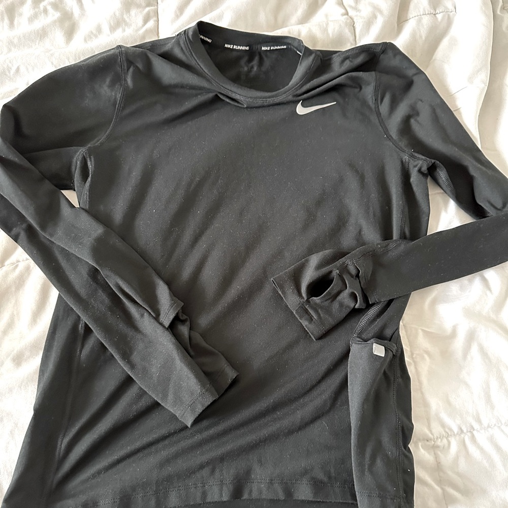 COPY - Nike Drifit, small long sleeve athletic top